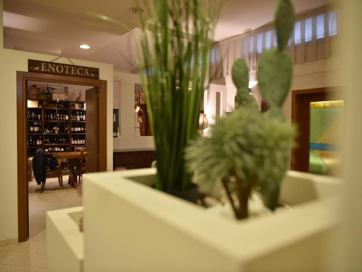 Hotel E Appartamenti La Solaria Сан Джовани Ротондо Екстериор снимка