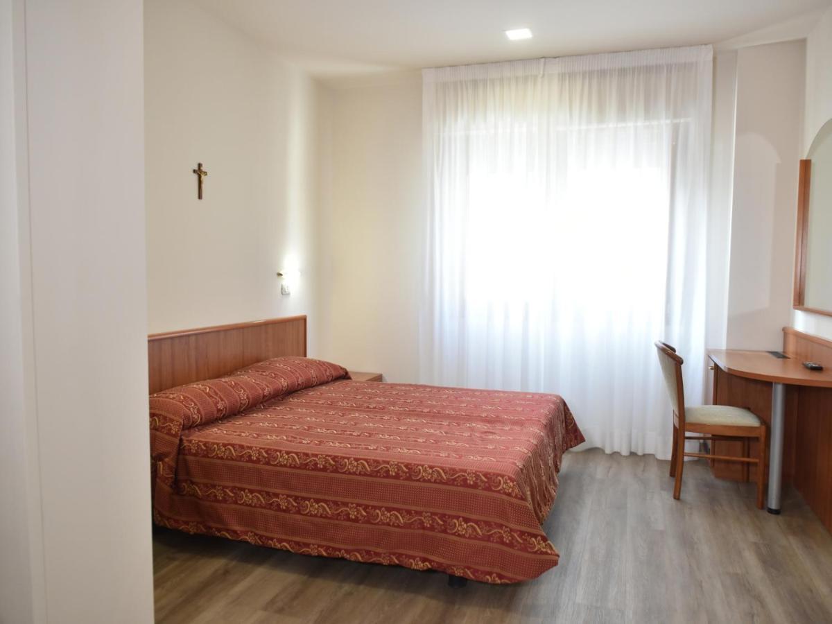 Hotel E Appartamenti La Solaria Сан Джовани Ротондо Екстериор снимка