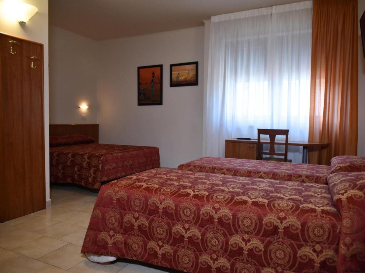 Hotel E Appartamenti La Solaria Сан Джовани Ротондо Екстериор снимка