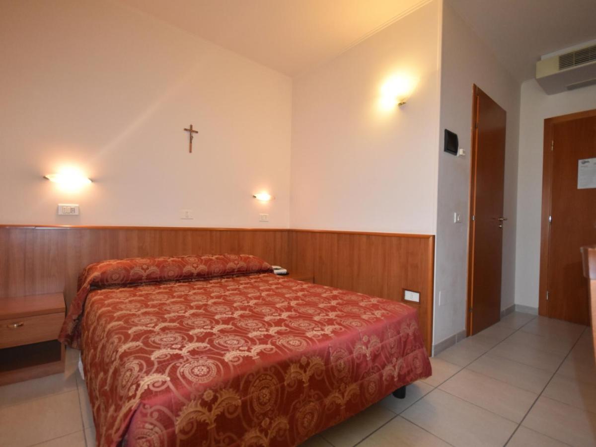Hotel E Appartamenti La Solaria Сан Джовани Ротондо Екстериор снимка