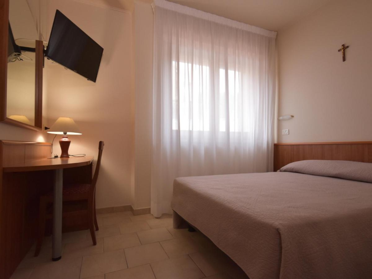 Hotel E Appartamenti La Solaria Сан Джовани Ротондо Екстериор снимка