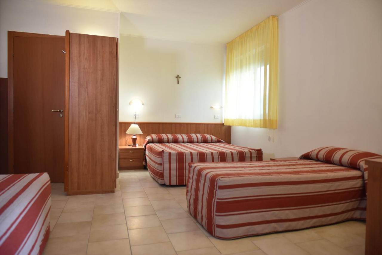 Hotel E Appartamenti La Solaria Сан Джовани Ротондо Екстериор снимка
