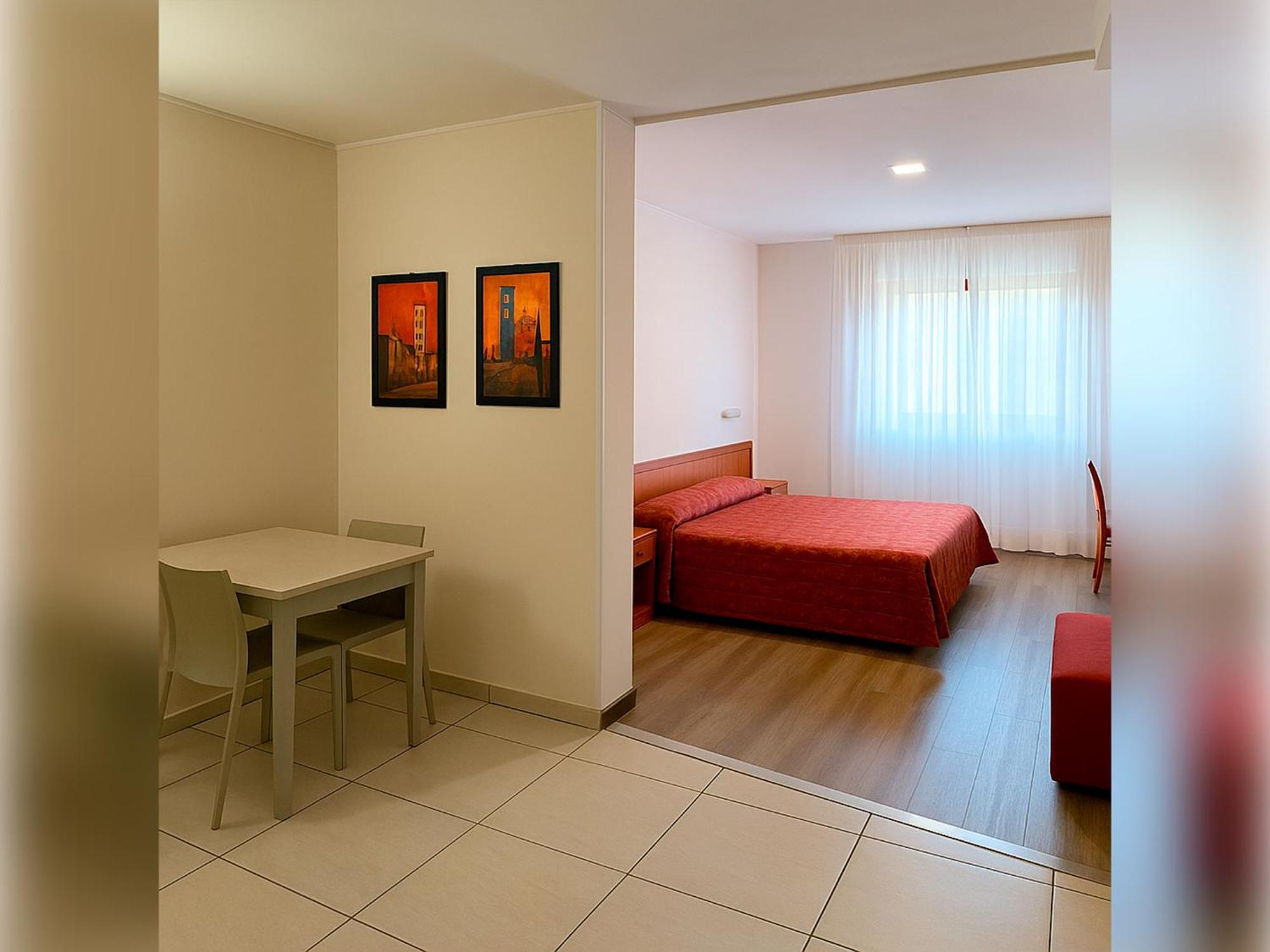 Hotel E Appartamenti La Solaria Сан Джовани Ротондо Екстериор снимка