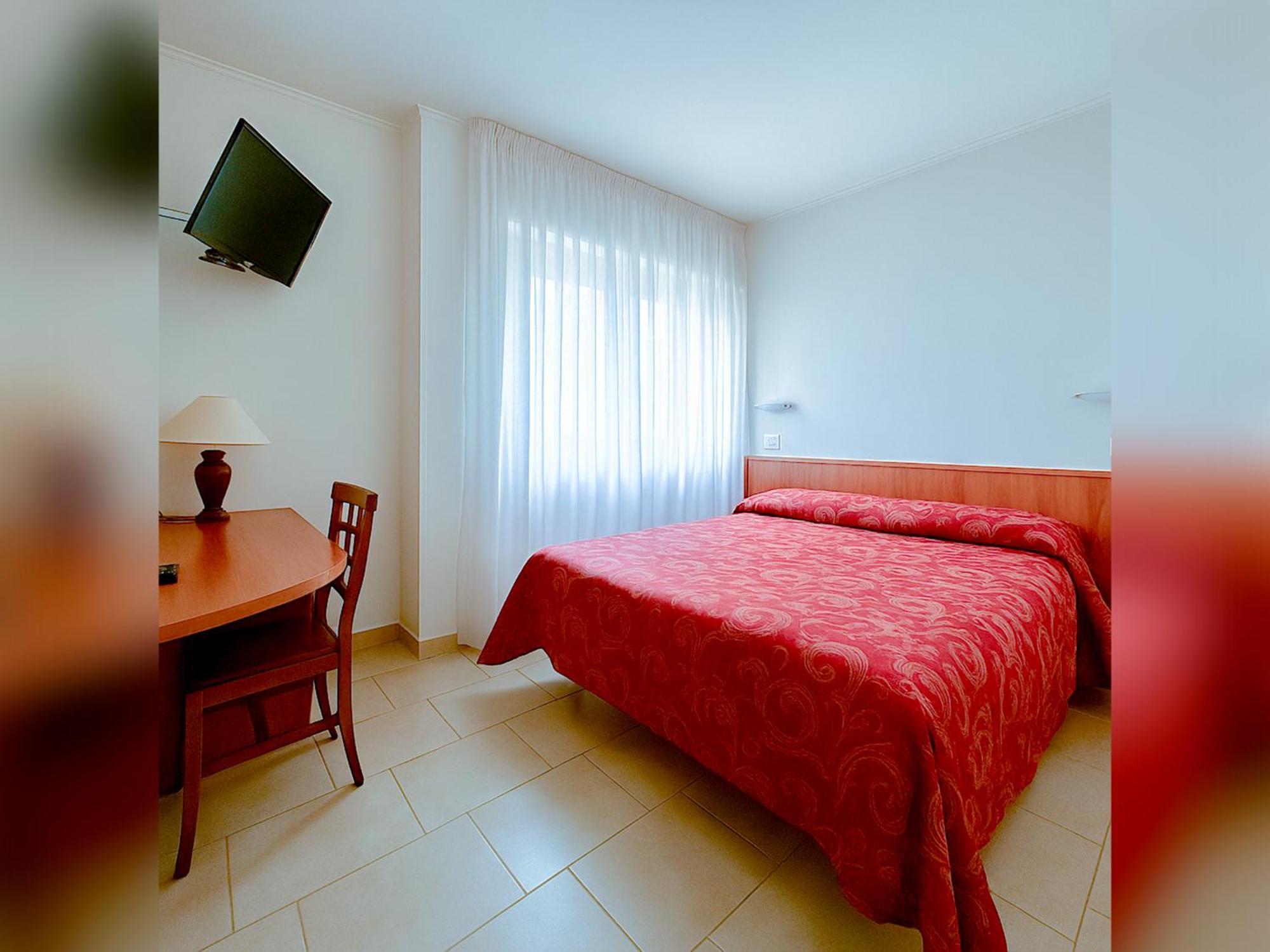 Hotel E Appartamenti La Solaria Сан Джовани Ротондо Екстериор снимка